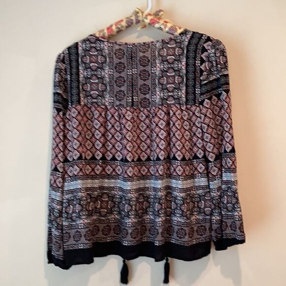 Wild Blue Sadie Robertson Peasant Top - Picture 4 of 4